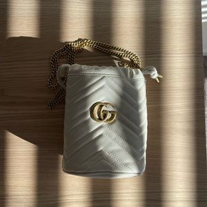 Gucci GG Marmont mini bucket bag